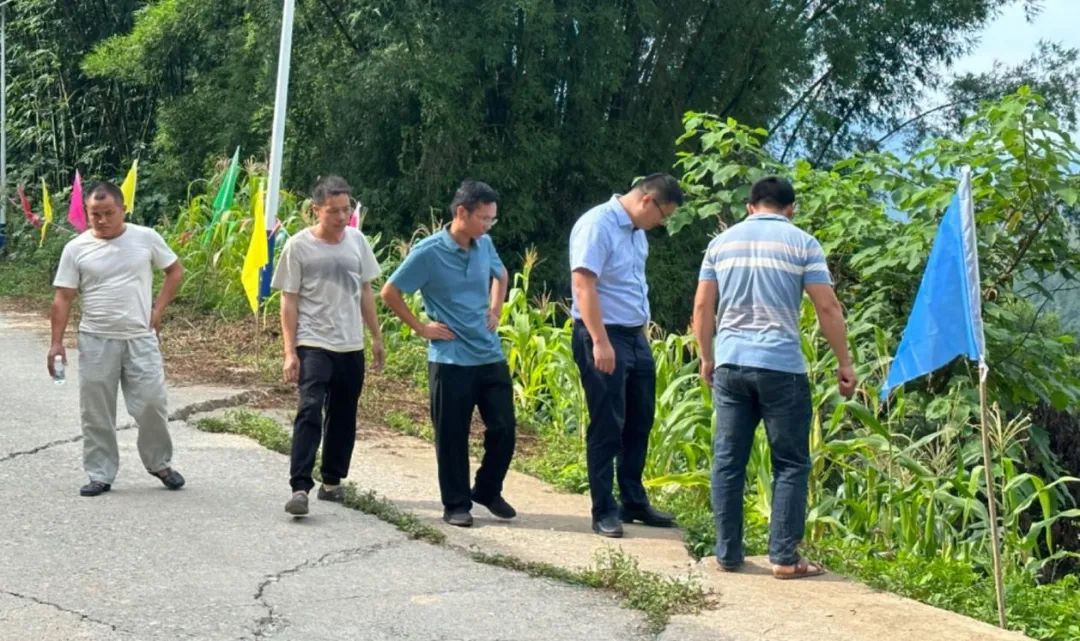 汪鄉(xiāng)調研1